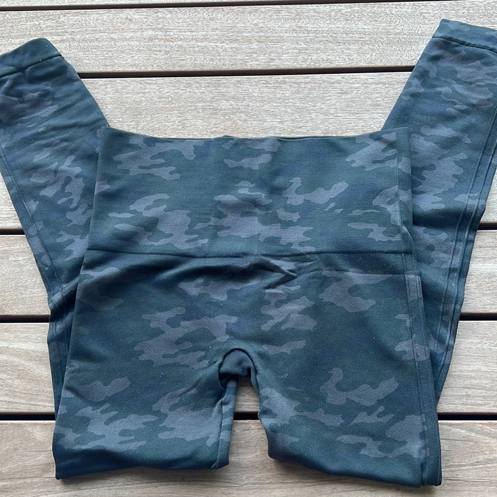Spanx camo leggings L